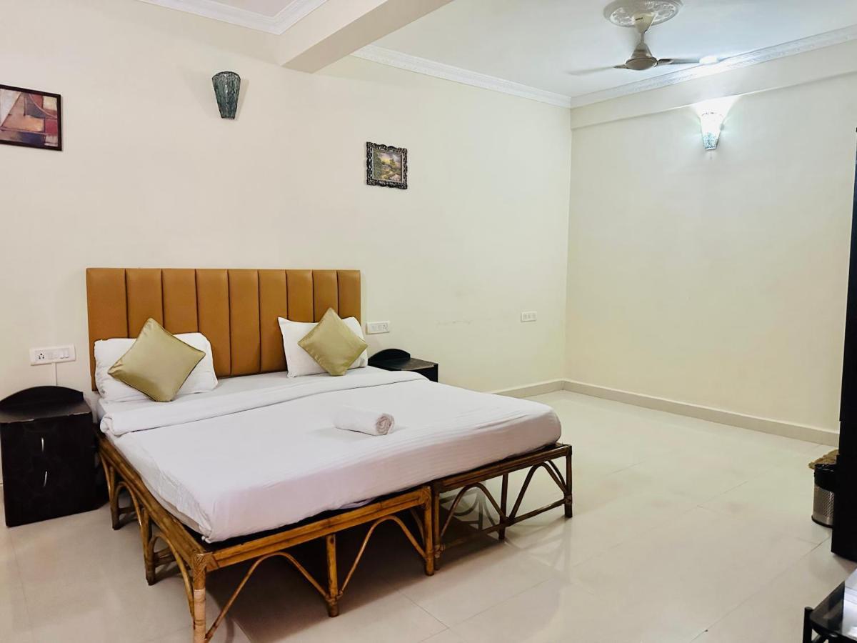 Hotel Leela Candolim 2*